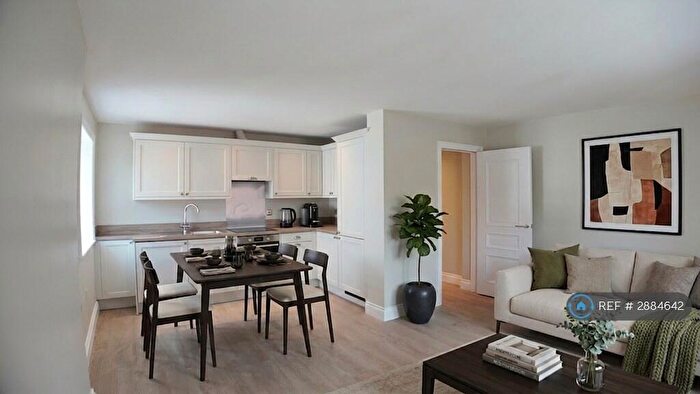 2 Bedroom Flat To Rent In Wisteria House, Tamworth, B79