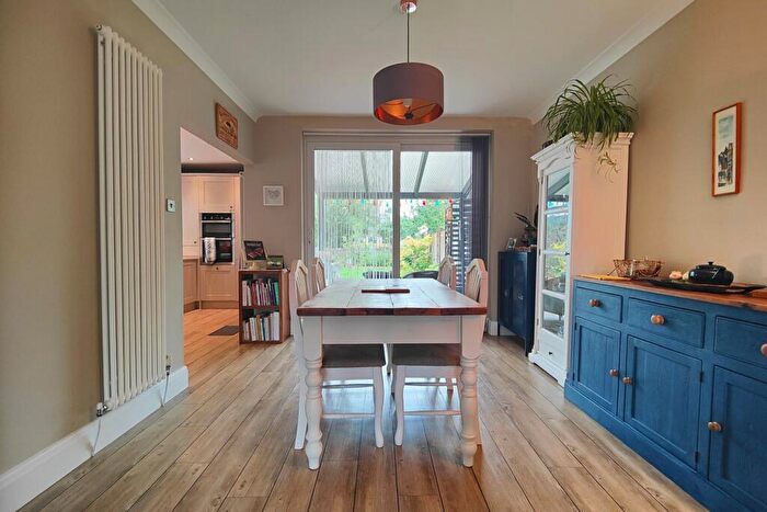 3 Bedroom Semi-Detached House For Sale In Hala Grove, Lancaster, LA1