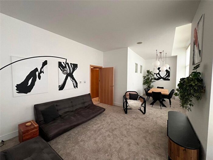 3 Bedroom Flat To Rent In Tower Building, Water Street, Liverpool, Merseyside, L3