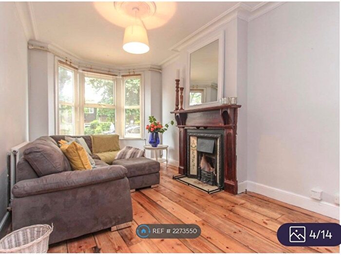 4 Bedroom Semi-Detached House To Rent In Hagden Lane, Watford, WD18