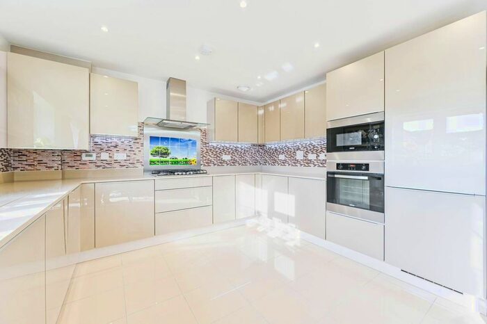 5 Bedroom Detached House To Rent In Cunningham Drive, Ickenham, Uxbridge, UB10