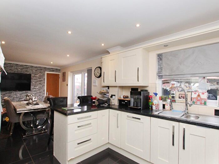 5 Bedroom Detached House For Sale In Heol Faenor, Beddau, CF38