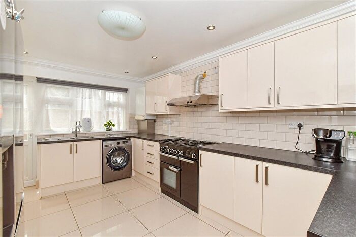 5 Bedroom Detached House For Sale In High Meadows, Chigwell, Essex, IG7