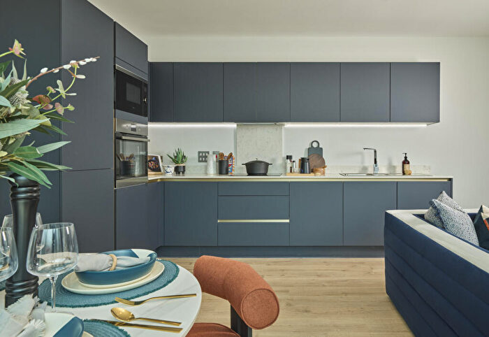 3 Bedroom Apartment For Sale In Cooks Road, Stratford, London, E15
