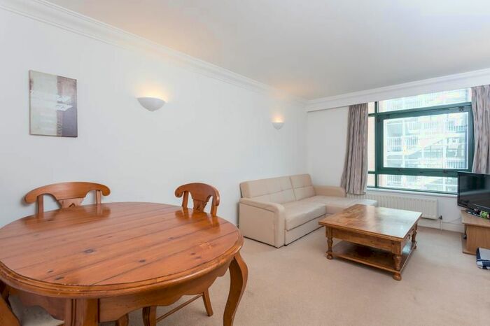 1 Bedroom Flat To Rent In Montagu House, Whitfield Street, Fitzrovia, London, W1T