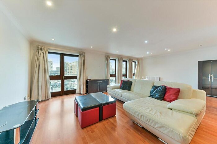 2 Bedroom Apartment To Rent In Goodhart Place, Limehouse, E14