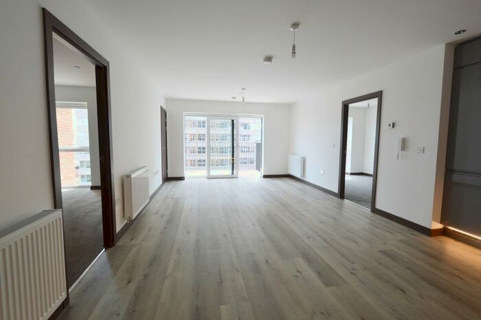 2 Bedroom Flat To Rent In Victoria Avenue, Southend On Sea, SS2