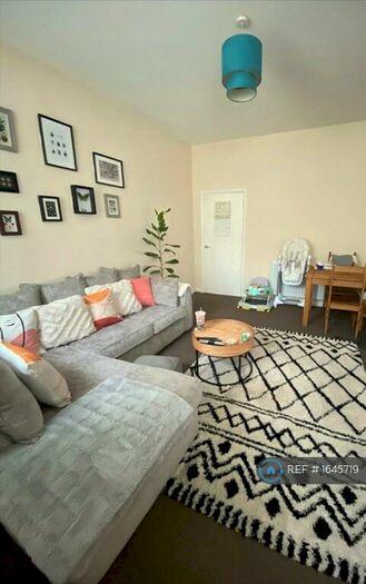 2 Bedroom Flat To Rent In Hawthorn Terrace, Newcastle Upon Tyne, NE4