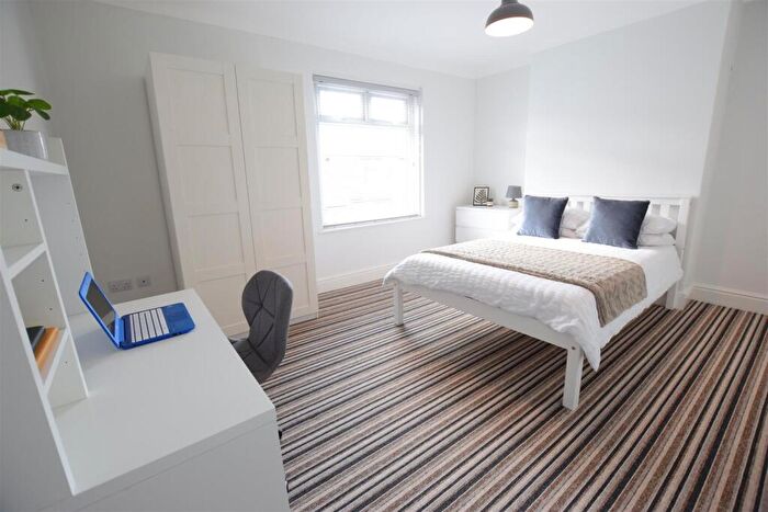 4 Bedroom Terraced House To Rent In Westbourne Grove - Student House - /, LN1