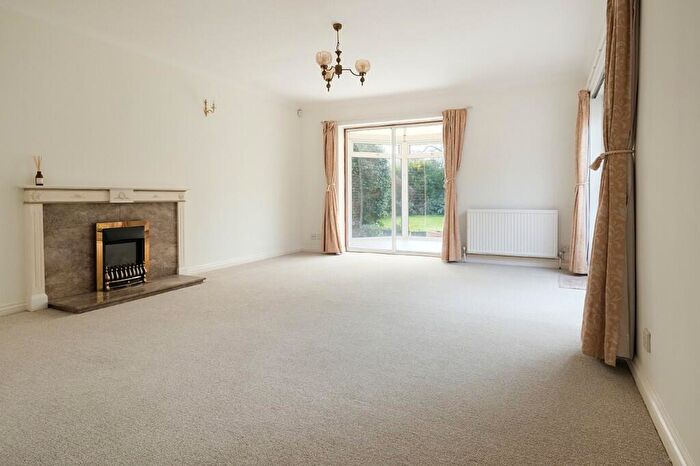 4 Bedroom Detached House For Sale In The Drive, Craigweil-on-Sea, Bognor Regis, West Sussex, PO21