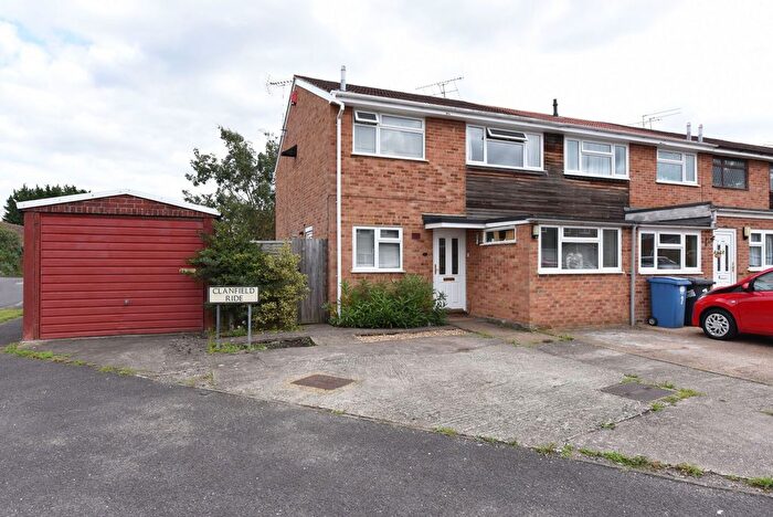 3 Bedroom End Terrace House For Sale In Clanfield Ride, Blackwater, GU17