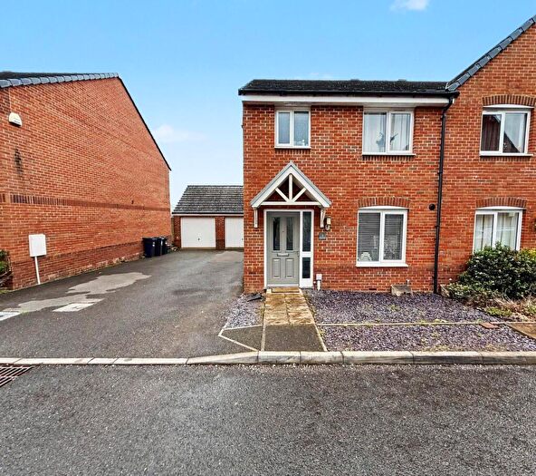 3 Bedroom Semi Detached House For Sale In Weaver Crescent, Tiverton, EX16