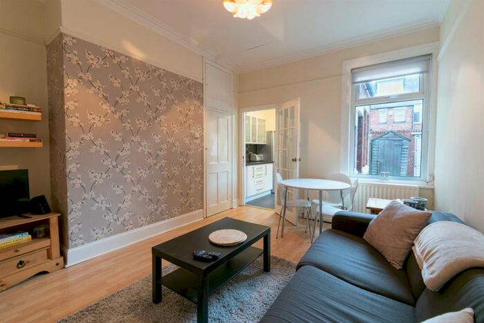 2 Bedroom Flat To Rent In Newlands Road, Newcastle Upon Tyne, NE2