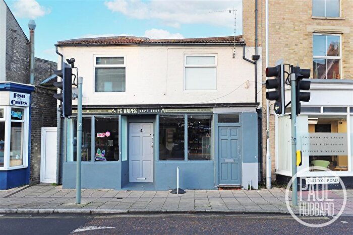 2 Bedroom Flat To Rent In Carlton Road, Kirkley, NR33