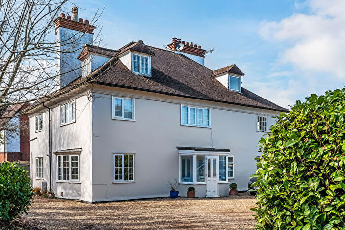 1 Bedroom Apartment For Sale In Hillcrest, West Hill, Oxted, Surrey, RH8