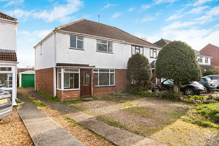 3 Bedroom Semi Detached House For Sale In Almond Avenue, Kidlington, OX5