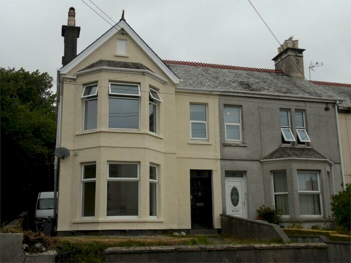1 Bedroom Flat To Rent In Carlyon Road, St Austell, PL25