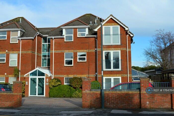 2 Bedroom Flat To Rent In Alumhurst Road, Bournemouth, BH4