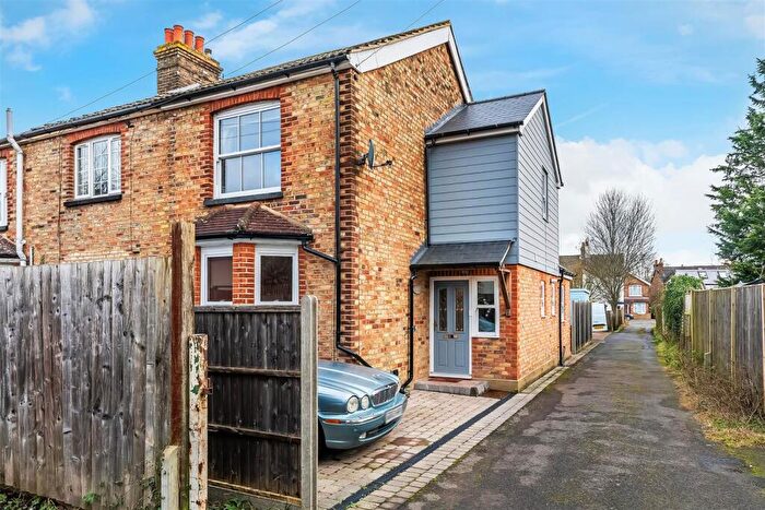 3 Bedroom End Of Terrace House For Sale In Albury Road, Merstham, Redhill, RH1
