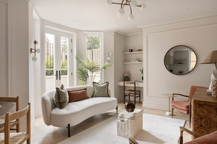 2 Bedroom Flat For Sale In Somerset Residences, London, W13