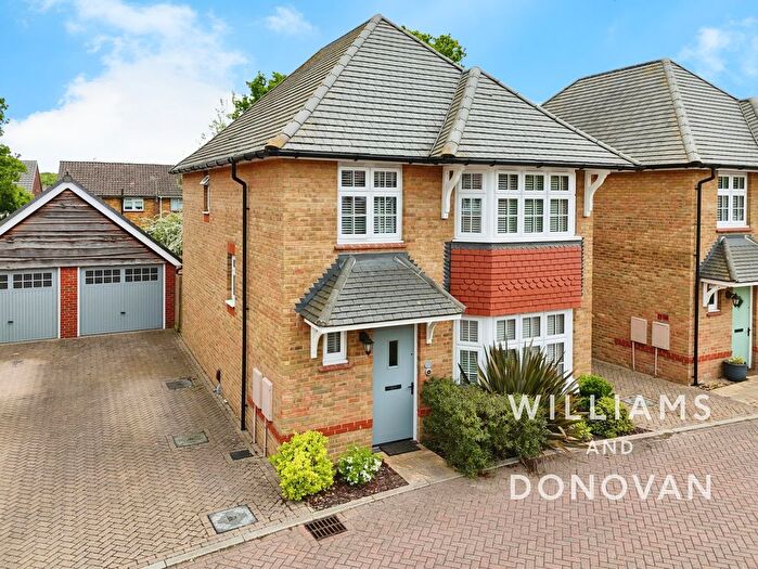 4 Bedroom Detached House For Sale In Loveday Way, Thundersley, SS7