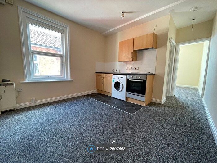 1 Bedroom Flat To Rent In Bitterne Road West, Southampton, SO18