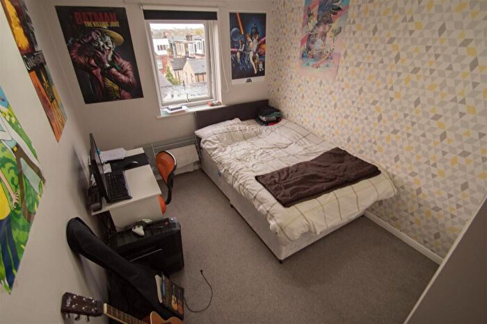 1 Bedroom Flat To Rent In Westfield Court, Westfield Road, Hyde Park, Leeds, West Yorkshire, LS3