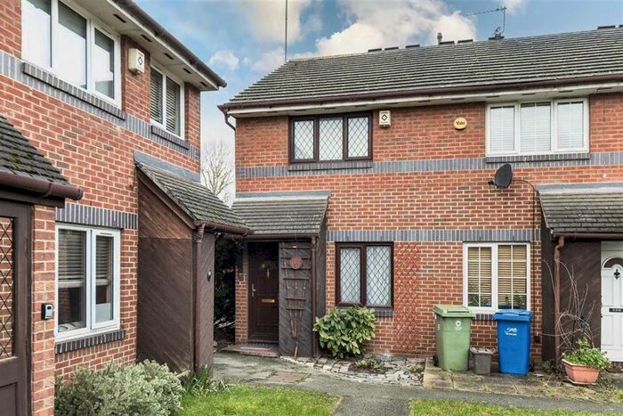 2 Bedroom Property To Rent In Goodwin Close, London, SE16