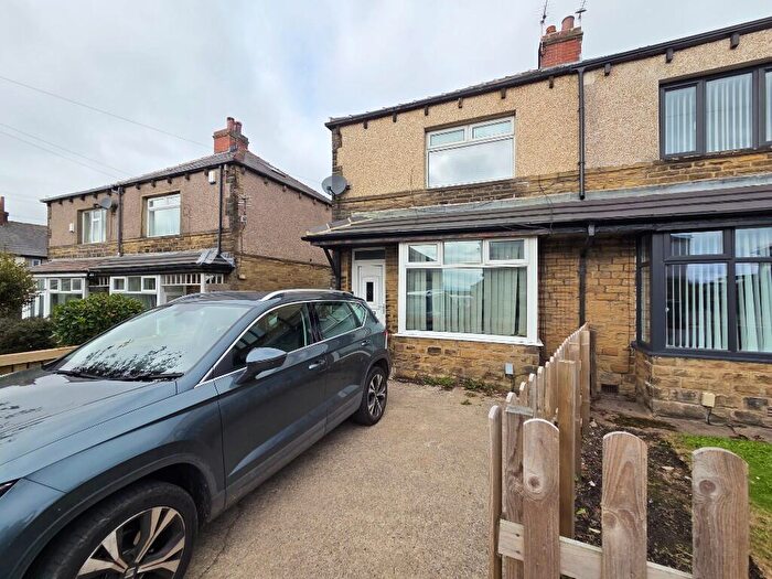 3 Bedroom Semi-Detached House For Sale In Woodlands Avenue, Bradford, West Yorkshire, BD13