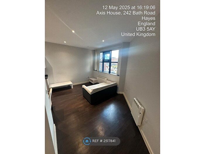 Studio To Rent In Axis House, Harlington, Hayes, UB3