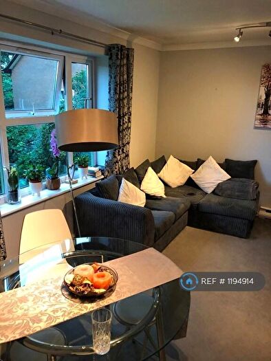 1 Bedroom Flat To Rent In Bovingdon Court, Bovingdon, HP3