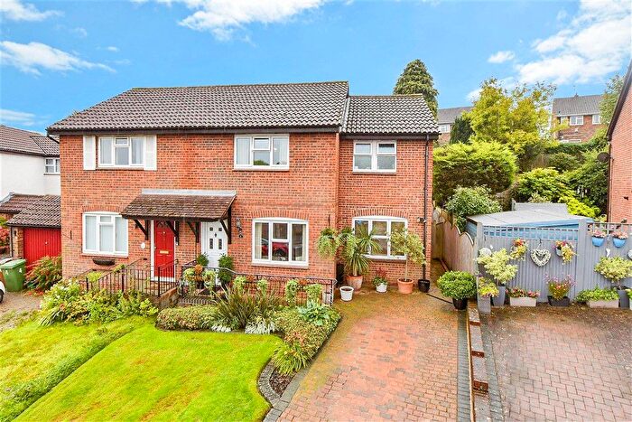 4 Bedroom Semi-Detached House For Sale In Hazelwood Close, Tunbridge Wells, Kent, TN2