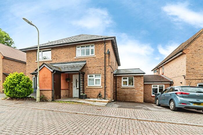 3 Bedroom Semi-Detached House For Sale In The Moorings, Basingstoke, RG21