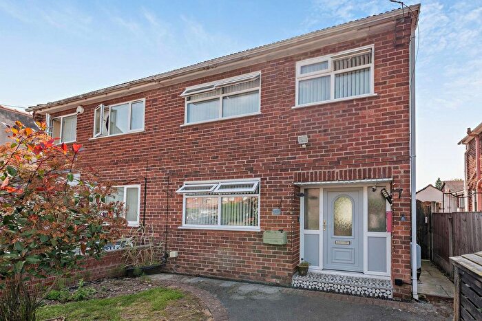 3 Bedroom Semi-Detached House For Sale In Oakleigh Grove, Wirral, CH63