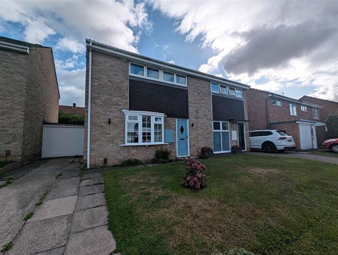 3 Bedroom Semi Detached House For Sale In Wheeldale Close, Darlington, DL1
