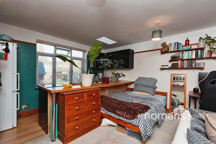 1 Bedroom Studio To Rent In Upper Hale Road, Farnham, Surrey, GU9