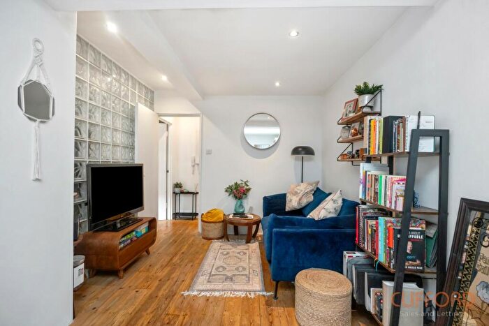 1 Bedroom Flat To Rent In Brunswick Place, Hove, BN3