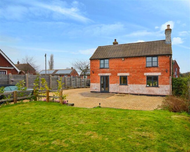 2 Bedroom Cottage For Sale In Meadow Lane, Weston, Newark, NG23