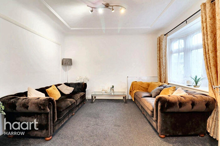 4 Bedroom Detached House For Sale In Grange Avenue, Stanmore, HA7