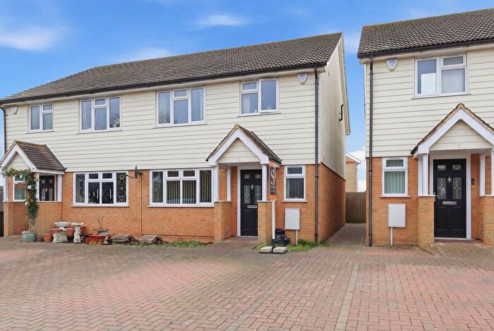 3 Bedroom Semi Detached House For Sale In Church Road, Basildon, SS14
