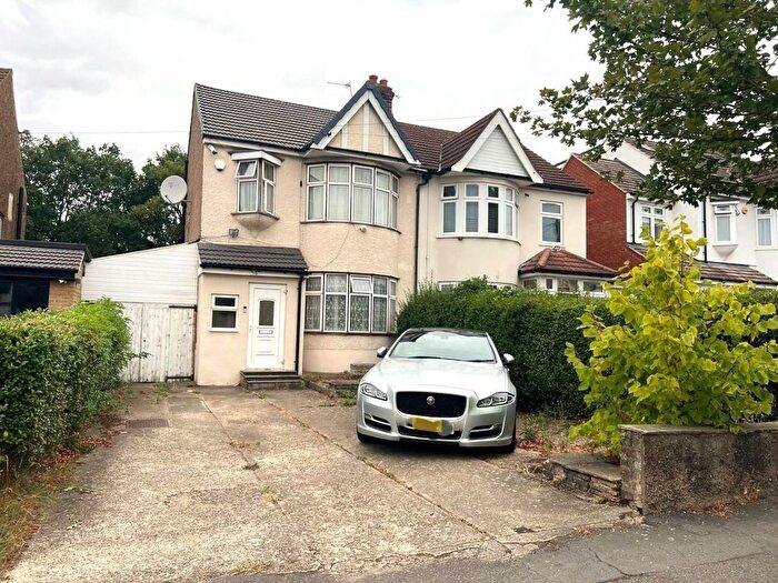 3 Bedroom Property To Rent In Fairholme Avenue, Romford, RM2