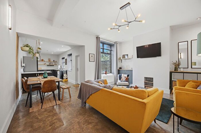 3 Bedroom Terraced House For Sale In Carr Mount, Rawtenstall, Rossendale, BB4
