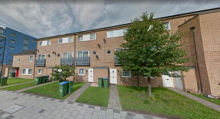 4 Bedroom Property To Rent In Warrior Close, London, SE28