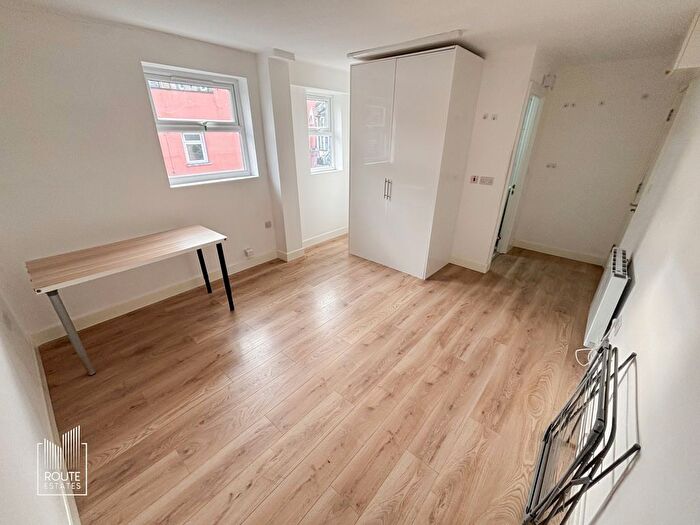 Studio To Rent In High Road, Leyton, E15