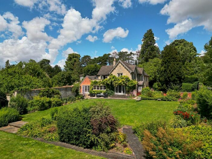 4 Bedroom Detached House To Rent In Chesterton, Bicester, OX26