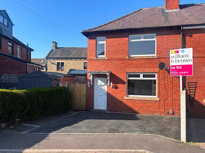 3 Bedroom Semi-Detached House To Rent In Maynes Close, Dewsbury, WF12
