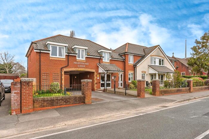 1 Bedroom Flat For Sale In Padnell Road, Waterlooville, Hampshire, PO8