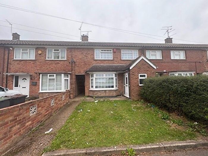 3 Bedroom Terraced House To Rent In Regis Road, Luton, LU4