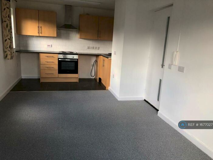 1 Bedroom Flat To Rent In St Lukes Court, Willerby, HU10