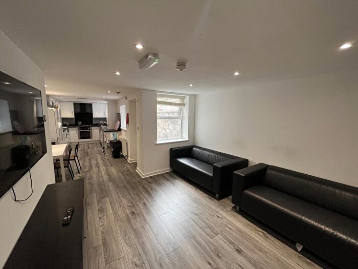 6 Bedroom House To Rent In Edinburgh Road, Liverpool, L7